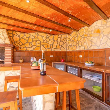 Stunning In With House Sea View *